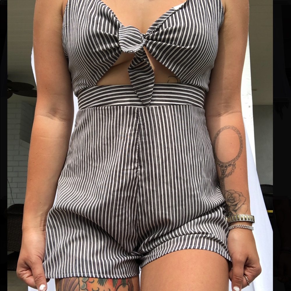 Romper - Picture 1 of 3